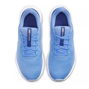 Nike Revolution 5 athletic shoes